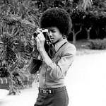 Celebrities with Their Vintage Cameras (10)