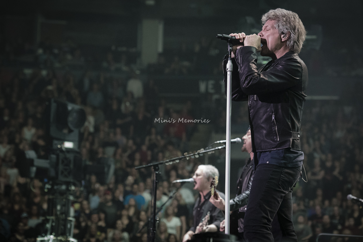Review and Photos Bon Jovi at The Air Canada Centre in Toronto That