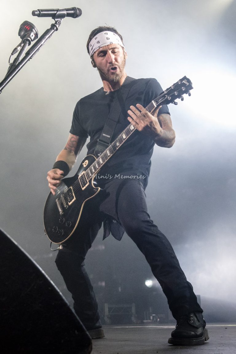 Photo Gallery Godsmack with Shinedown and Like A Storm at Darien Lake