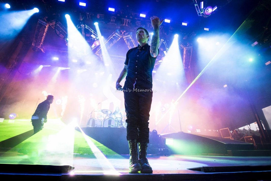 Photo Gallery Godsmack with Shinedown and Like A Storm at Darien Lake