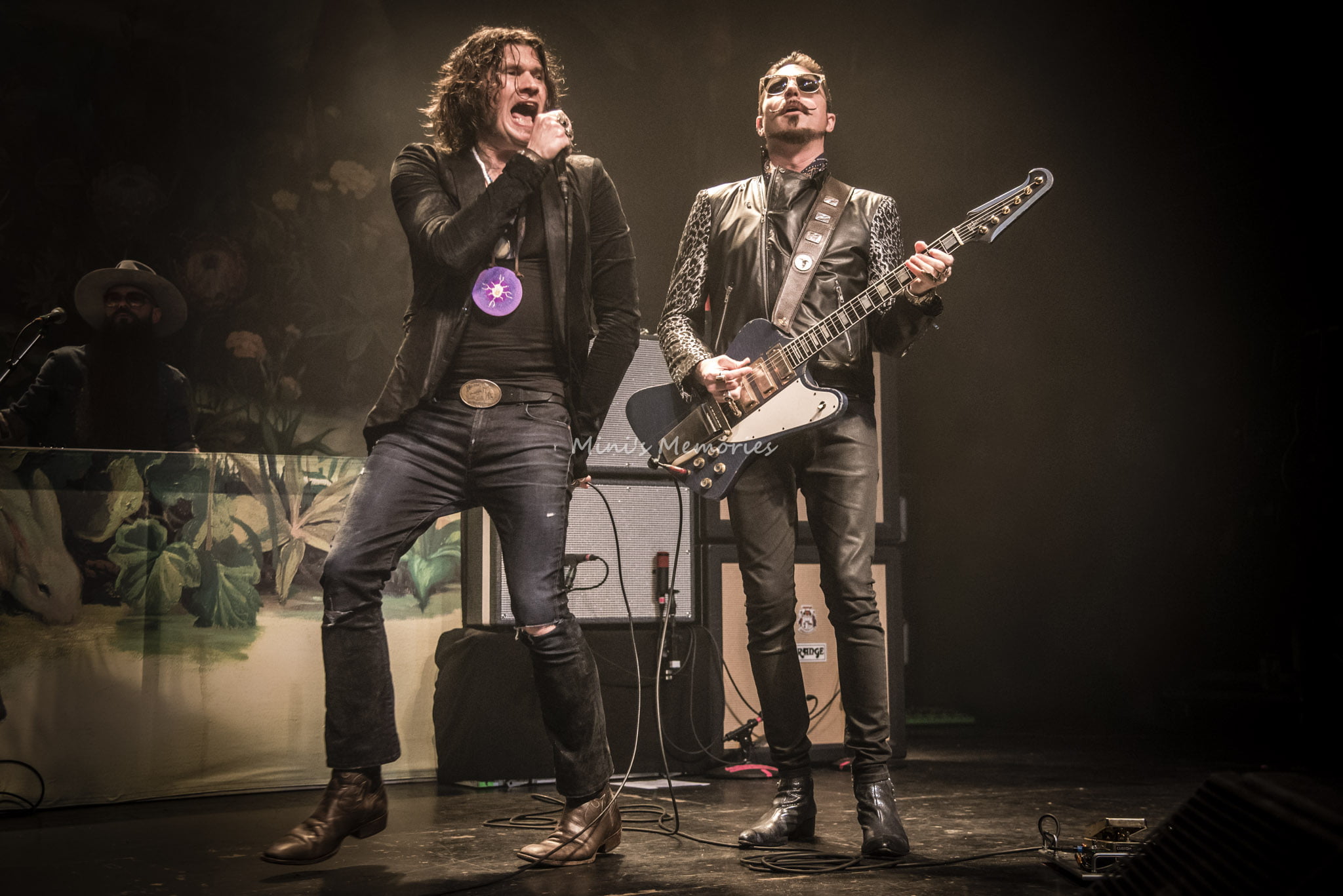 Look away boys. Rival sons. Rival sons Band. Rival sons "feral roots". Rival sons Darkfighter.