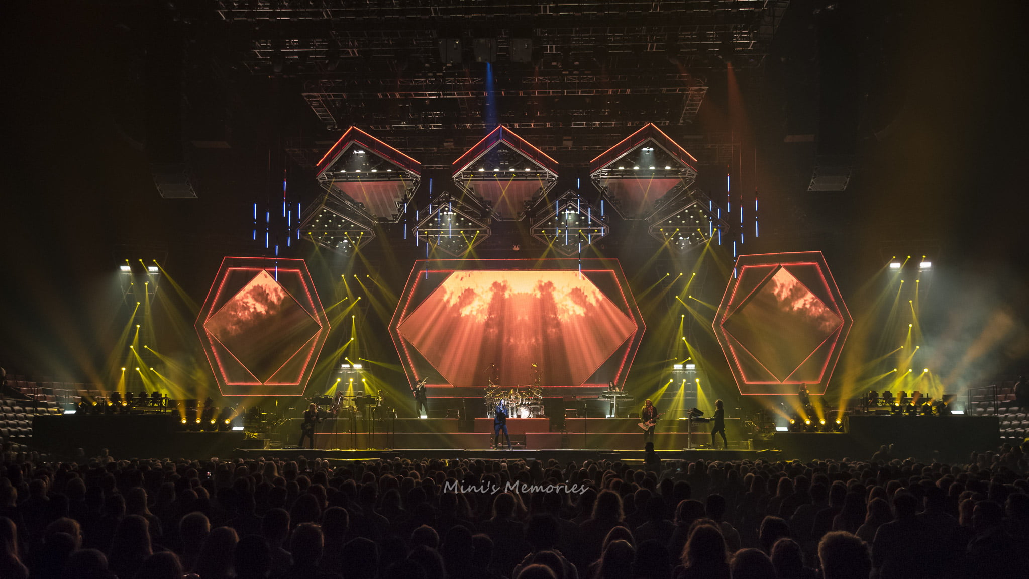 Photo Gallery: Trans-Siberian Orchestra at Toronto's Scotiabank Arena ...