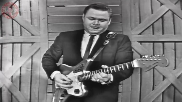 Roy Clark Was a LEGEND On The Guitar – Check Out ’12th Street Rag ...