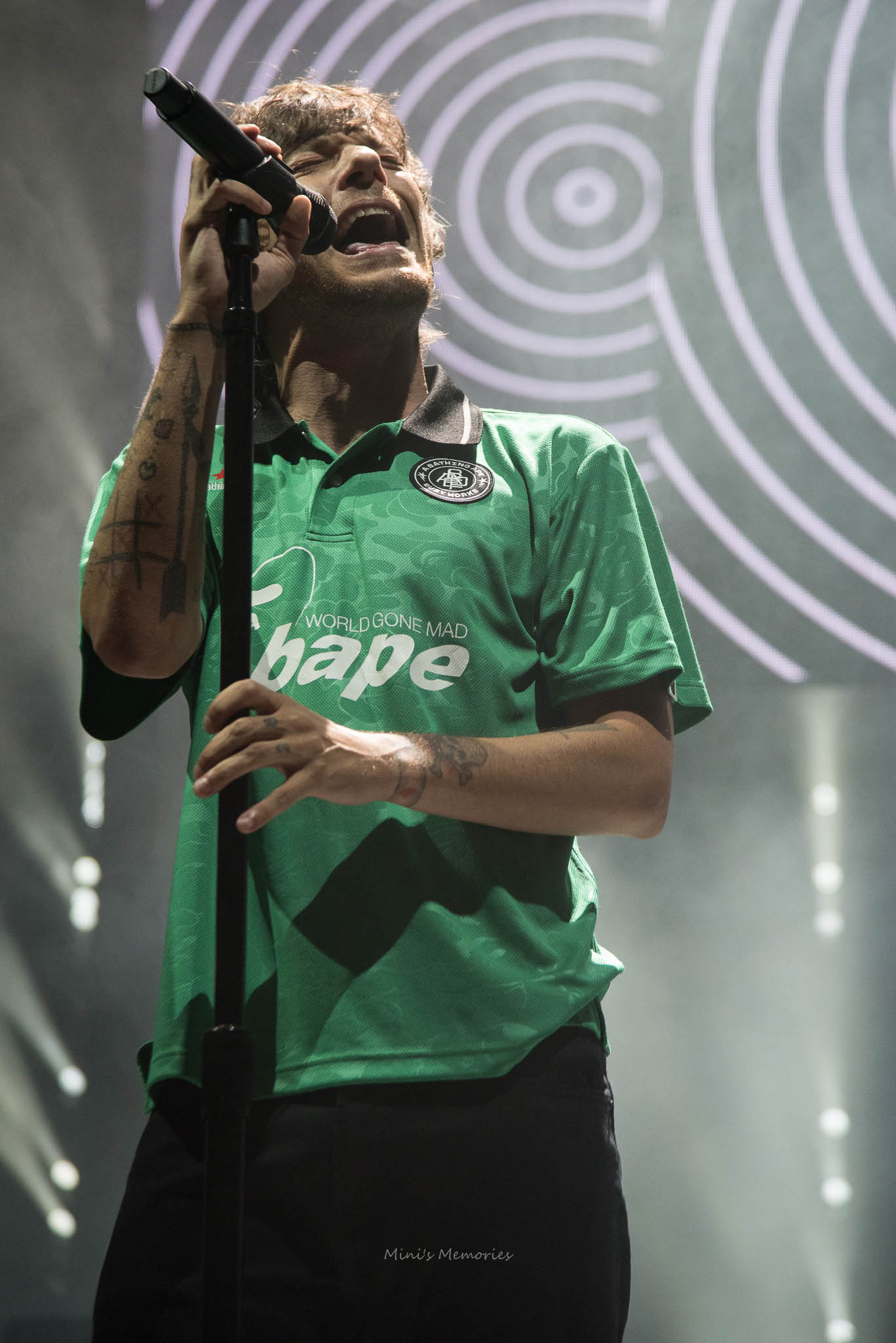Louis Tomlinson proves he is a true artist in new single “Walls” – The Burr  Magazine