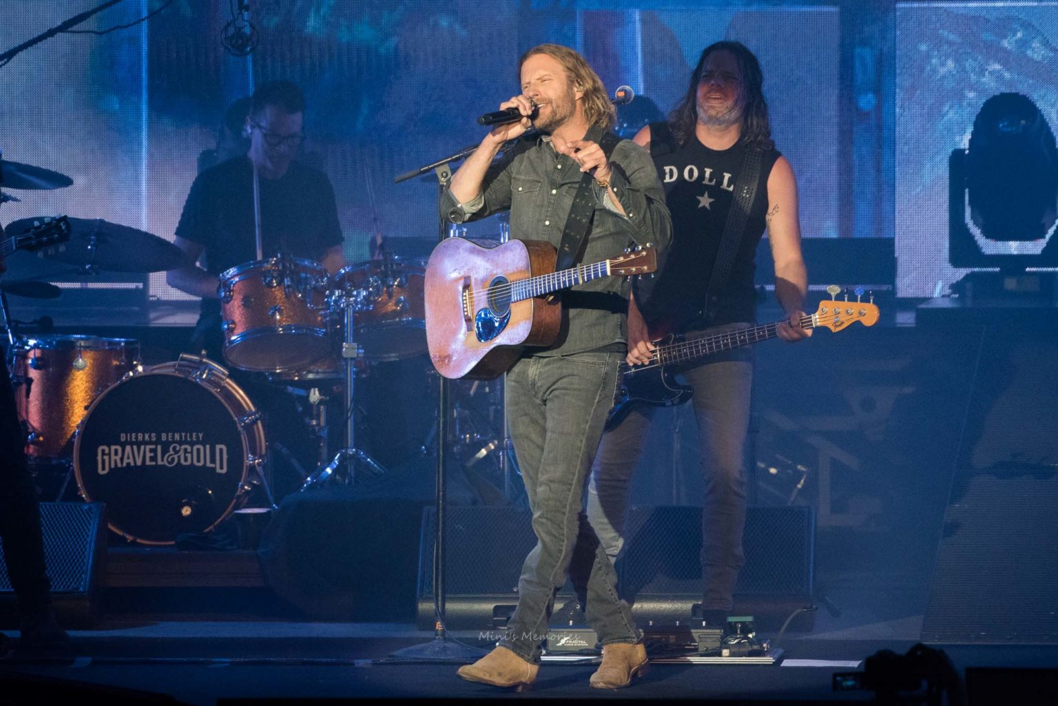 Photo Gallery Dierks Bentley with Jordan Davis and Molly Tuttle at