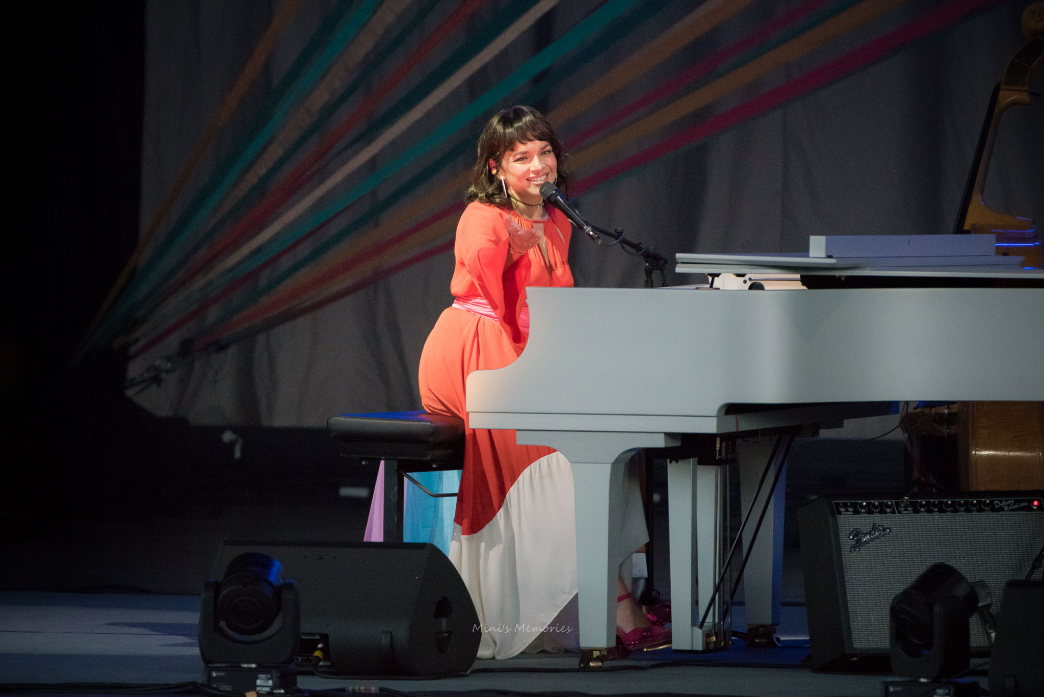 Photo Gallery: Norah Jones with William Prince at Toronto's Budweiser ...